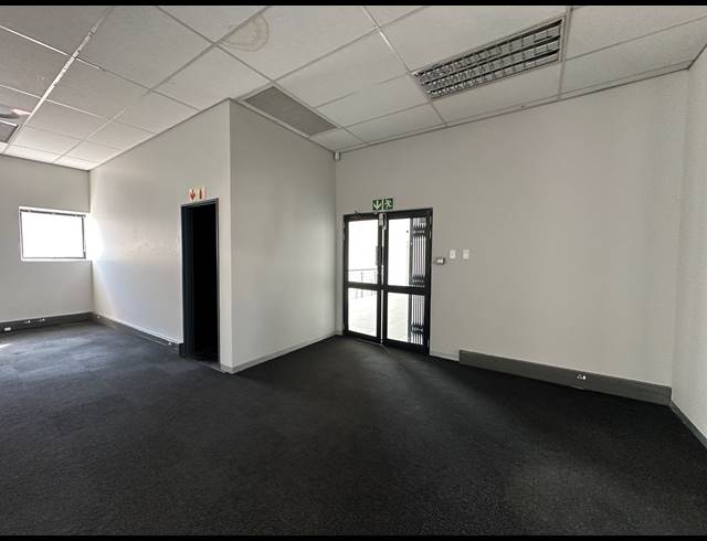 154.50M² OFFICE TO LET IN ECO PARK ESTATE